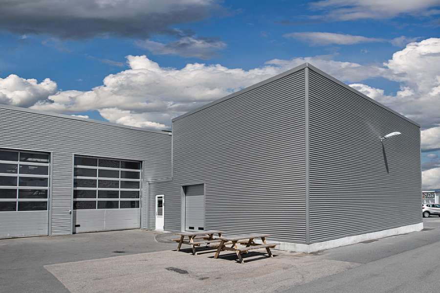 Bilforhandler med nyt og harmonisk udseende, Gunnar Clausens Vej 4, 6260 Viby J